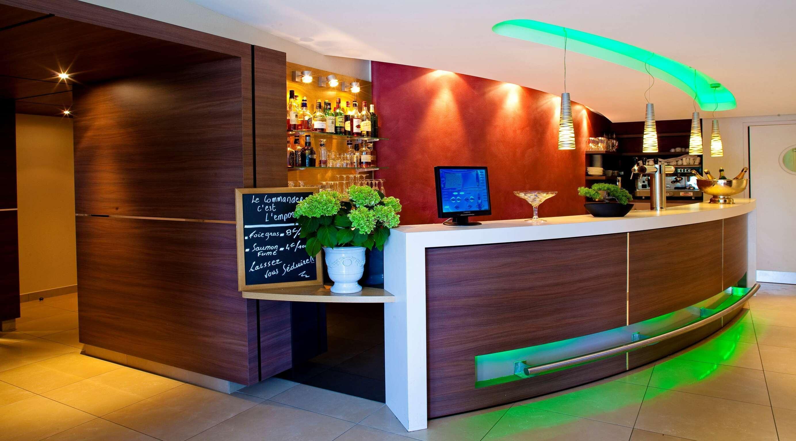 Kyriad Nantes Sud - Bouaye Aeroport Екстериор снимка